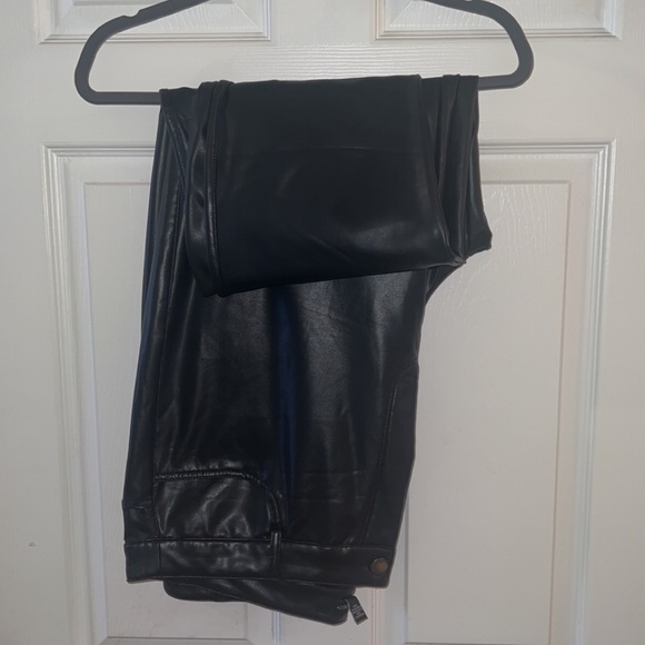 PLUS FAUX LEATHER PANTS - Picture 2 of 3